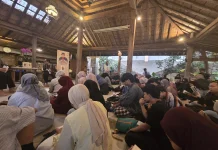 Penonton Antusias di Peluncuran Buku Tasbih Kupu-Kupu Karya Panji Sakti