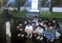 Patroli Sahur Polrestabes Bandung, Amankan Belasan Pemuda Dengan Dua Parang