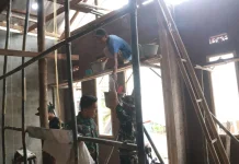 TMMD Kodim/0624 Bersama Warga Bangun RTLH Ibu Lis