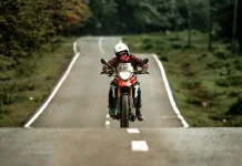 Pengendara Motor Wajib Tahu  Perlengkapan Berkendara Aman