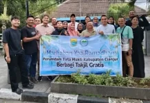 PDAM Cianjur Bagikan Ratusan Paket Takjil