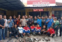 OKP Serahkan Puluhan Knalpot Brong, Kapolsek : tanpa harus razia