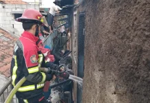 Kebakaran Hanguskan Gudang Masjid di Cimahi, Kerugian Diperkirakan Ratusan Juta