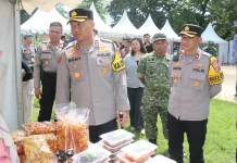 Kapolres Subang Tinjau Pelaksanaan Bazar Pangan Murah