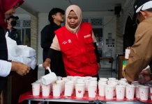 Ramadan Berbagi, Teh Celup Sosro Hadirkan 27.000 hidangan di 83 Masjid di Jawa Barat