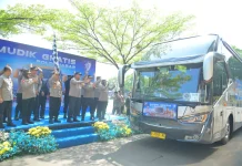 Program Mudik Gratis Polda Jabar Pulangkan Ribuan Warga ke Kampung Halaman