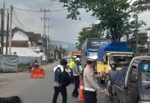 Limbangan Macet, Pemudik Tujuan Tasikmalaya Dialihkan