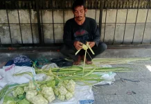 Ketupat Anyaman Asep, Potret Ketekunan jelang Lebaran di Kosambi