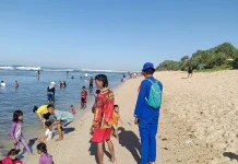 Pengunjung Pantai Membludak Satpol Airud Tingkatkan Pengamanan