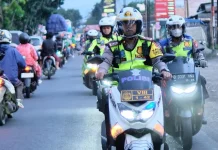Diserbu Wisatawan, Tim Urai Polresta Bandung Gerak Cepat Kendalikan Lalin Ciwidey