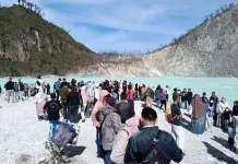 Kawah Putih, Jadi Primadona Wisatawan di Libur Lebaran 2026