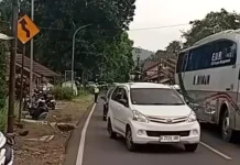 Bus Mogok di Tanjakan Gentong, Arus Kendaraan Buka Tutup