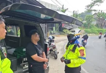 Tim Urai Lantas Amankan Sopir Ambulans Ugal-Ugalan