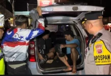 Mobil Box Berisi Ribuan Liter Tuak Diamankan saat One Way di Soreang