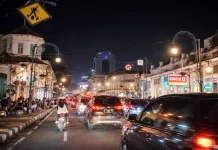 Kawasan Braga Padat Wisatawan saat Libur Lebaran