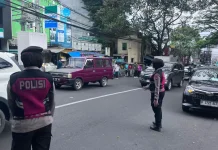 H+6 Lebaran, Polwan Bandung Lakukan Patroli hingga Atur Lalu Lintas di Sukajadi