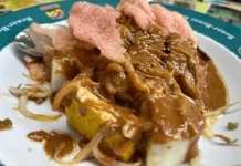Menikmati Kelezatan Kupat Tahu Legendaris di Kota Bandung