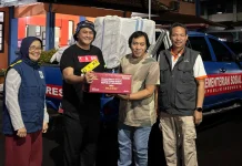 Senator Komeng Gercep Salurkan Bantuan Bencana dari Kemensos untuk Tasikmalaya
