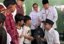Wabup Cianjur Kunjungi dan Beri Bantuan Korban Kebakaran