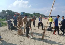 Pasca Libur Lebaran, Objek Wisata Pantai di Garut Selatan Dipenuhi Sampah