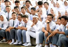 Siswa SMKN 1 Bandung Terima Beasiswa Pancawaluya, Ringankan Beban Ekonomi