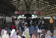 Ratusan Ribu Pemudik Gunakan KA Angkutan Lebaran 2026