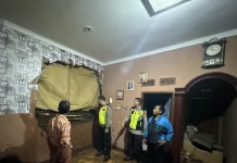 Longsor di Karangtengah Jebol Rumah Warga
