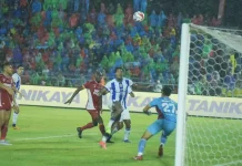 Persib Bandung Kokoh di Puncak Klasemen usai Tumbangkan Semen Padang 2-0