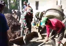Bantu Pengecoran Mesjid, Wujud Kepedulian Babinsa Terhadap Bidang Keagamaan