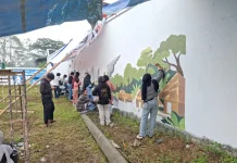 Sesko TNI Gandeng Mahasiswa Bandung, Lukis Mural Kebangsaan di HUT ke-52