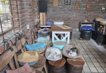 Warung Kopi Modjok, Ngopi Terasa di Rumah Sendiri