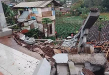 Hujan Deras, Tembok Penahan dan Pagar Beton Rumah Warga di Leles Garut Ambrol