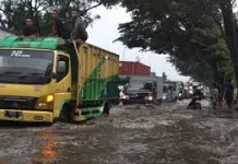 Bupati Pantau Banjir Rancaekek, Pastikan Warga Terdampak Terlayani