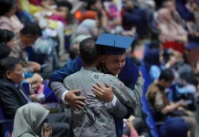 Anak Sopir Angkot hingga Kuli Bangunan Raih Mimpi