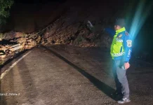 Longsor, Akses Jalan Bungbulang-Caringin Terputus