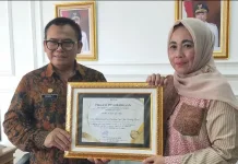Disdukcapil KBB Raih Penghargaan Layanan Inklusif Disabilitas di Jabar