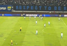 Fitrah Gantikan Teja di Posisi Kiper, Berikut Susunan Pemain Persib Versus Arema