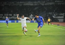 Persib Gagal Menang Lawan Arema FC di Stadion GBLA