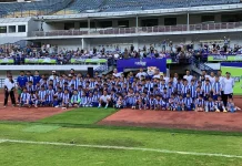 Ratusan Anak Antusias Ikuti Coaching Clinic Bersama Pelatih dan Pemain Persib