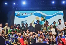 Puncak Hari Jadi ke-448 Sumedang, Bupati Serahkan Hadiah Boxing Cup