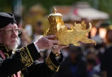 Mahkota Binokasih Diarak, Hidupkan Nilai Tatar Sunda