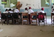 Ruang Kelas SDN Jayamukti Mengkhawatirkan, Tidak Ada Plafon dan Keramik