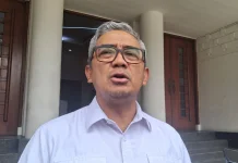 Hore,,, Gaji Guru Honorer Bandung Cair, Dirapel Empat Bulan