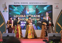 Desain Motif Berbahan Baku Nenas, Tampil di Fashion Show PKK Jabar