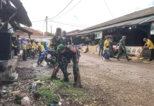 Peringati May Day, Kodim 0605/Subang, Gelar Korve Bersihkan Sampah di Pasar Terminal