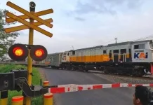 Terobos Palang Pintu Kereta, Siap-siap Dihukum Kurungan Penjara