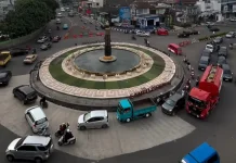 Pesona Tugu Lampu Gentur Ikon Cianjur