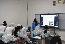 Pemerintah Jamin Kesejahteraan dan Kepastian Hukum Guru Non-ASN