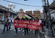 Dua Jurnalis dan Tujuh WNI Ditangkap Israel, Puluhan Orang Gelar Aksi di Bandung