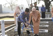 Sekda Subang Pimpinan Upacara Tabur Bunga Peringatan Hari Kebangkitan Nasional
